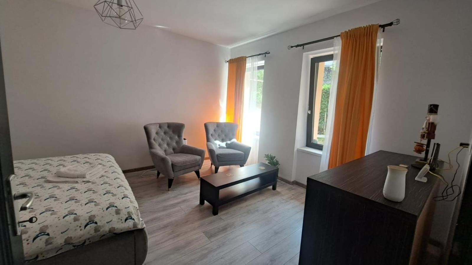 Cosy Studio In The Heart Of Brasov Bagian luar foto